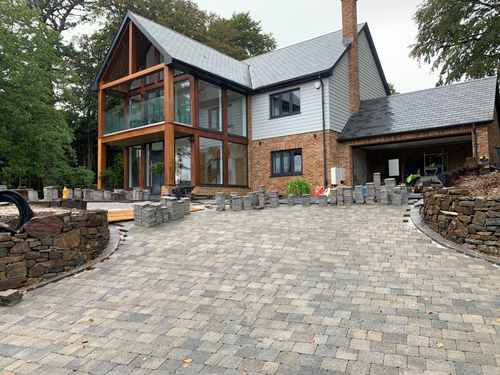 Devon Manor Driveway