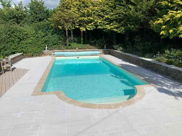 CW Paving pool surround